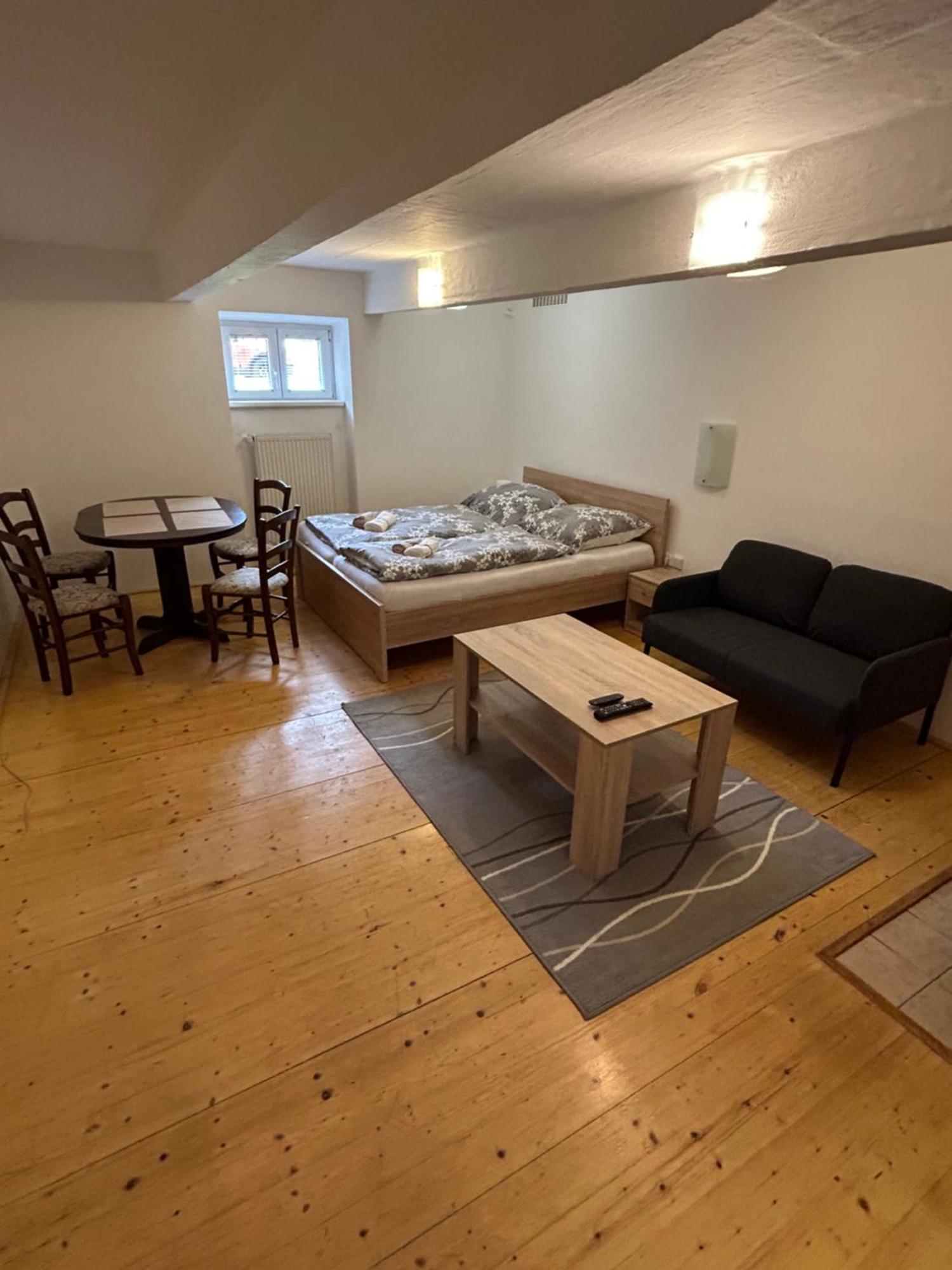 Apartmany U Kubiku Hradec Králové Kamer foto